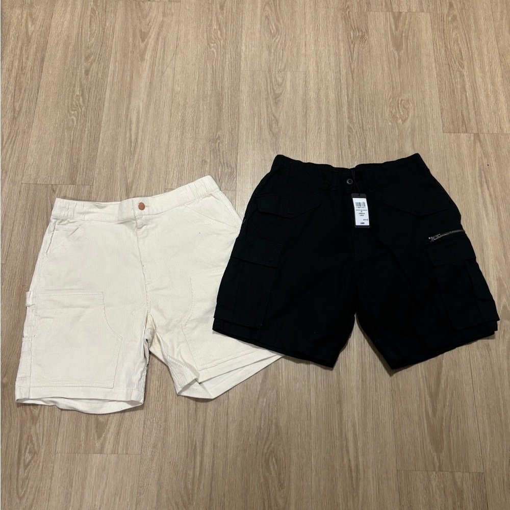 Men's Black and Cream Cargo Shorts